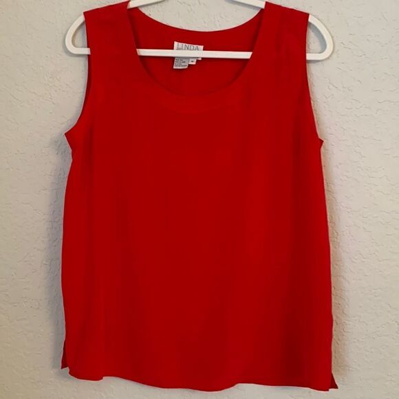 LINDA HUTTON Silk Crimson Top Size M - Picture 1 of 5